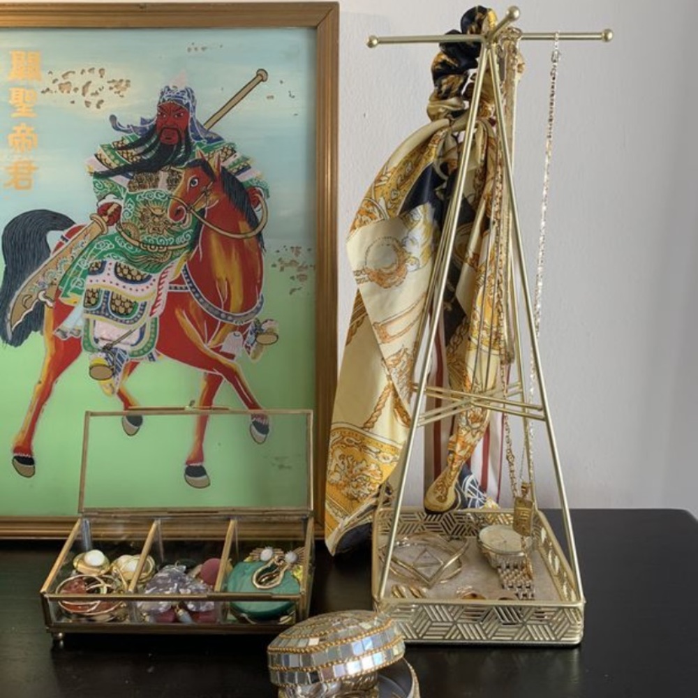 Jewelry storage